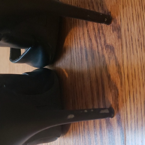 Fioni Black Heels - Picture 7 of 14